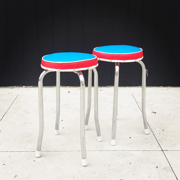 Americana – Stools with studded tops